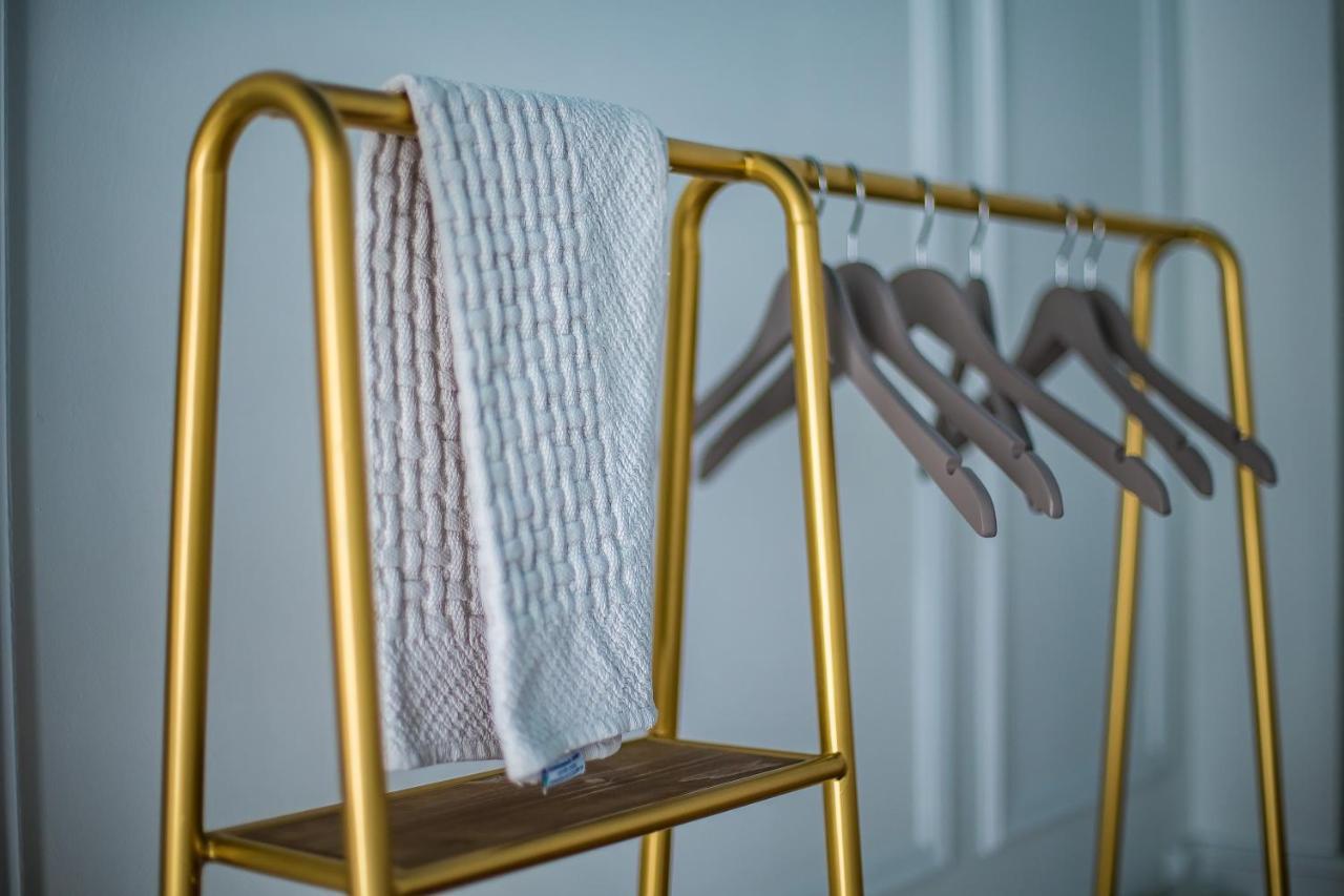 Hold - Luxury Couette-café 2*